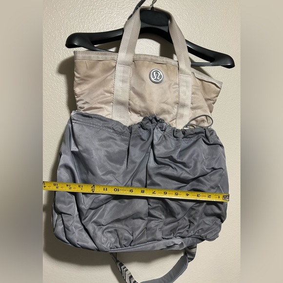 Used lulu lemon bag- grey and off white - Picture 4 of 16